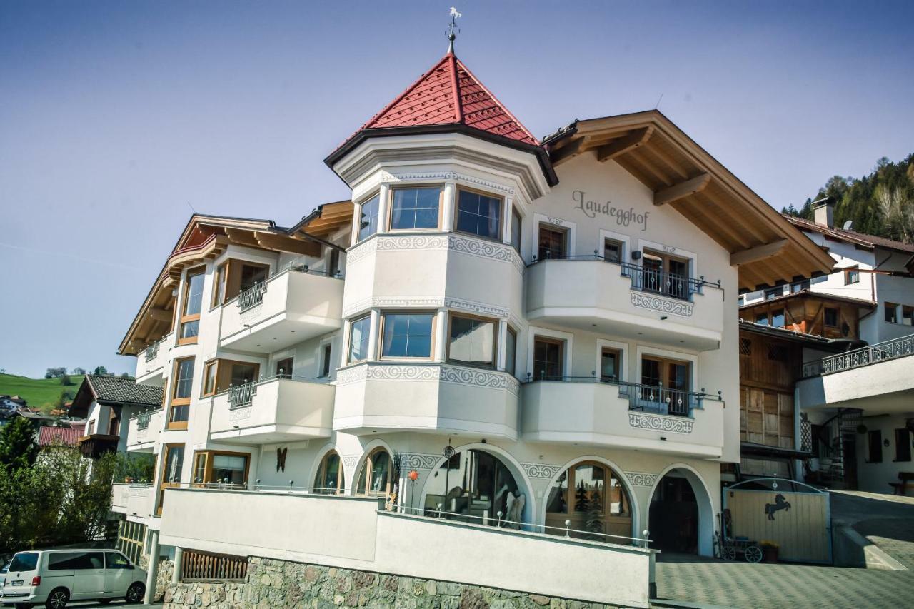 Laudegghof Ladis Inklusive Sommer Bergbahnticket Экстерьер фото